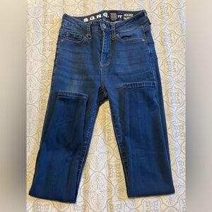 High rise, skinny ankle 0/24